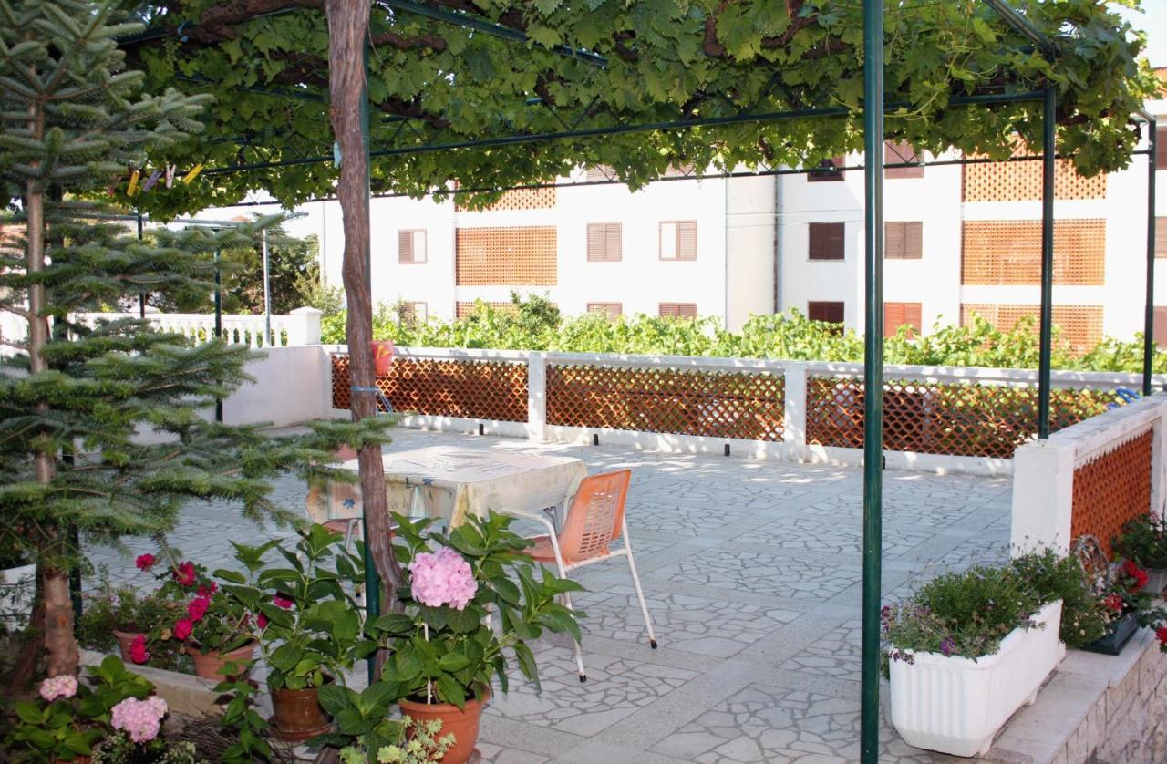 Apartments And Rooms With Parking Space Palit, Rab - 5061 Exterior photo
