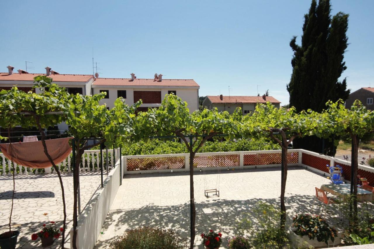 Apartments And Rooms With Parking Space Palit, Rab - 5061 Exterior photo