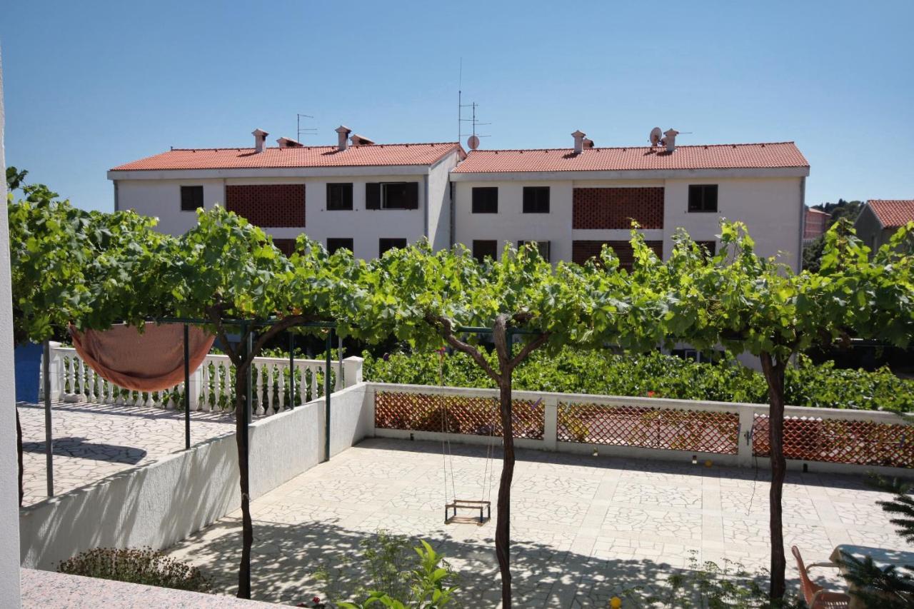 Apartments And Rooms With Parking Space Palit, Rab - 5061 Exterior photo